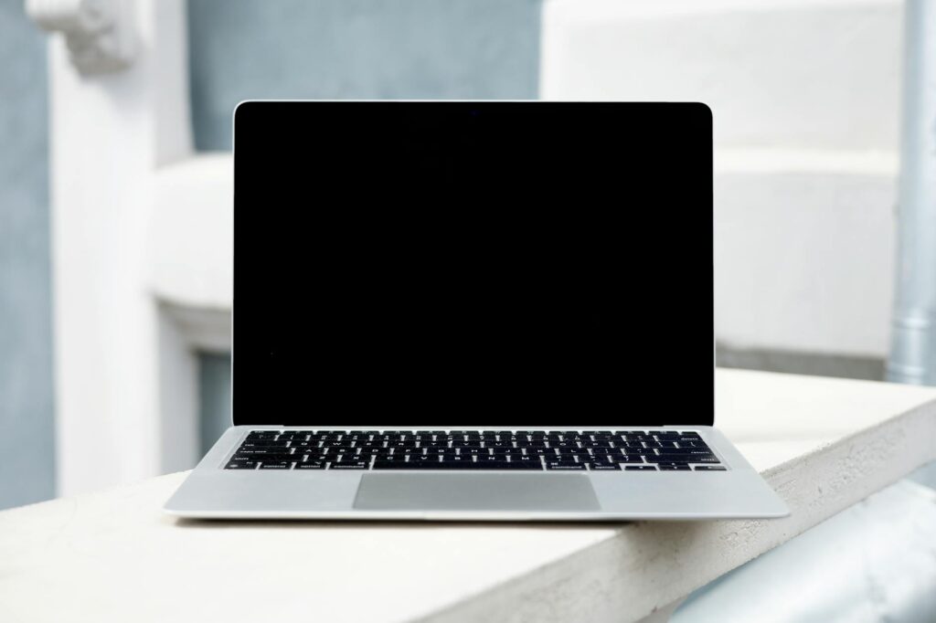 Kodėl „MacBook” remontas Kaune apsimoka labiau nei pirkti naują – skaičiai, kurie nustebins Kodėl „MacBook” remontas Kaune apsimoka labiau nei pirkti naują – skaičiai, kurie nustebins