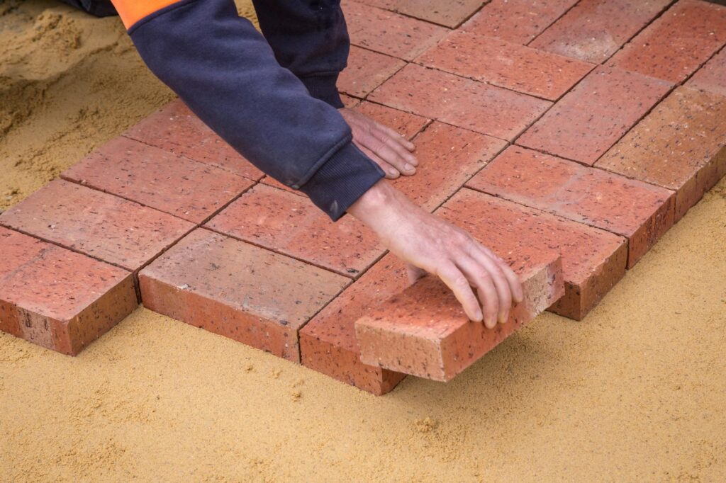 Kaip teisingai pasirinkti trinkelių klojimo specialistą Kaune: klausimai, kainų lentelė ir dažniausios klaidos Kaip teisingai pasirinkti trinkelių klojimo specialistą Kaune: klausimai, kainų lentelė ir dažniausios klaidos