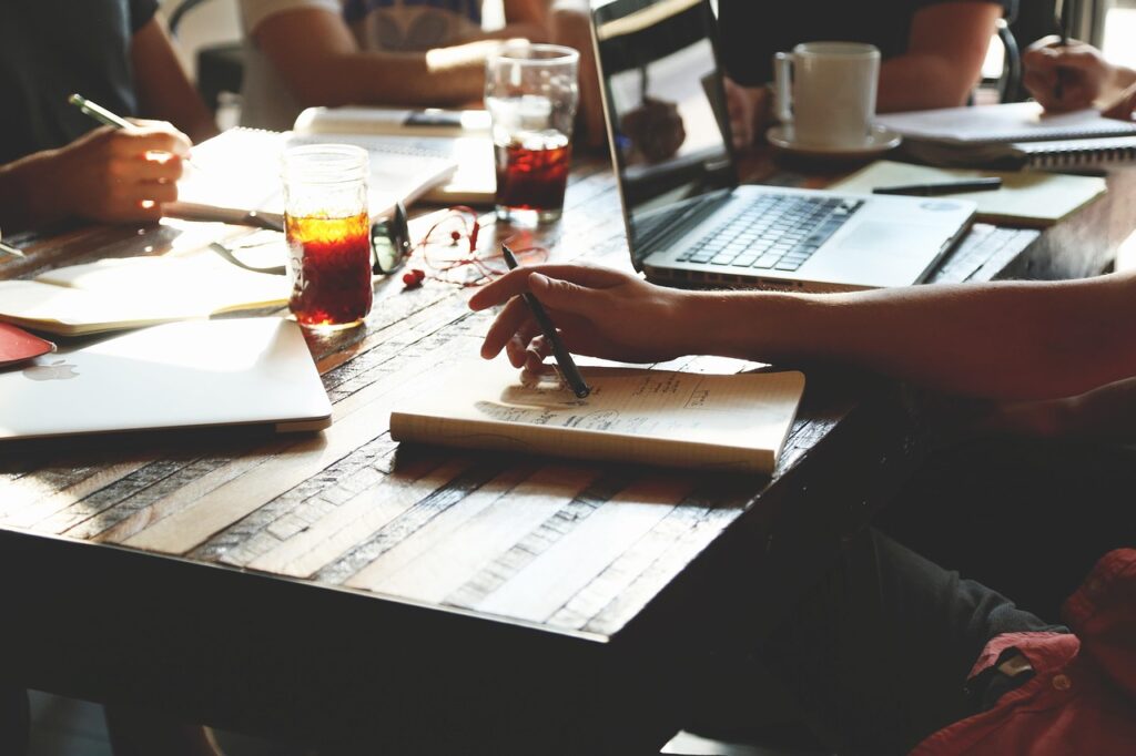 Kaip Kauno startuoliai naudoja dirbtinį intelektą verslo procesams automatizuoti: realūs pavyzdžiai ir rezultatai Kaip Kauno startuoliai naudoja dirbtinį intelektą verslo procesams automatizuoti: realūs pavyzdžiai ir rezultatai